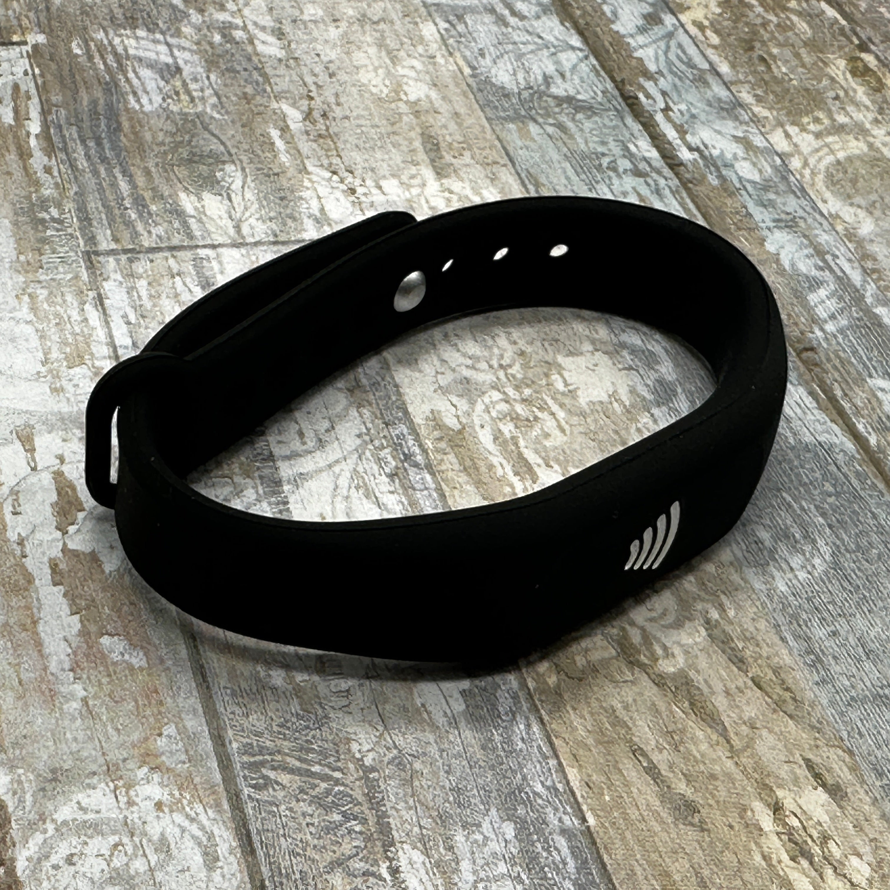 Silicone Minimalist NFC Wristband - tap bracelet. Wear on your wrist and share your contact with a tap. Waterproof and comfortable tap arm band.