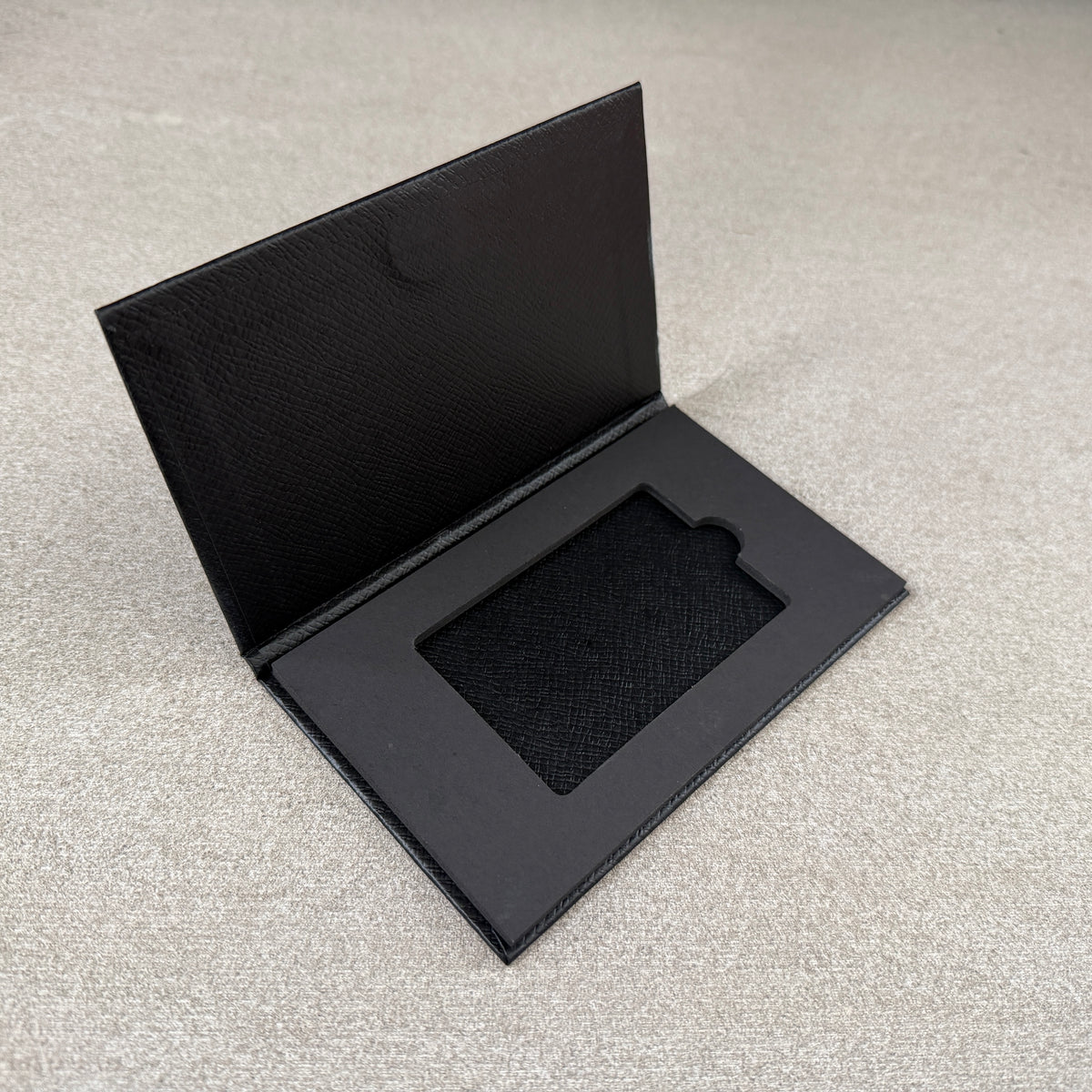 Custom magnetic gift box for Tap cards, gift cards and ID badges