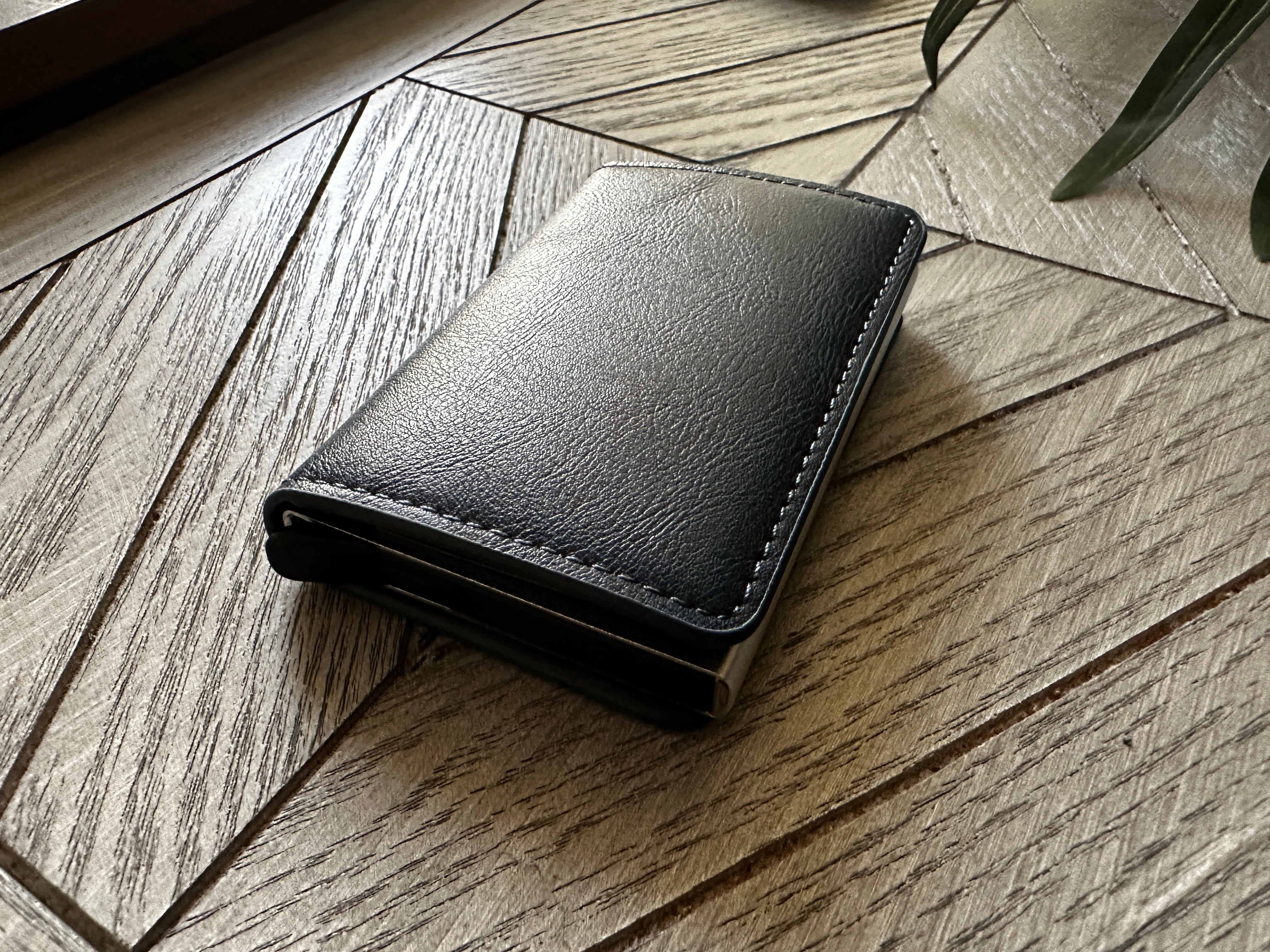 NFC Business card wallet