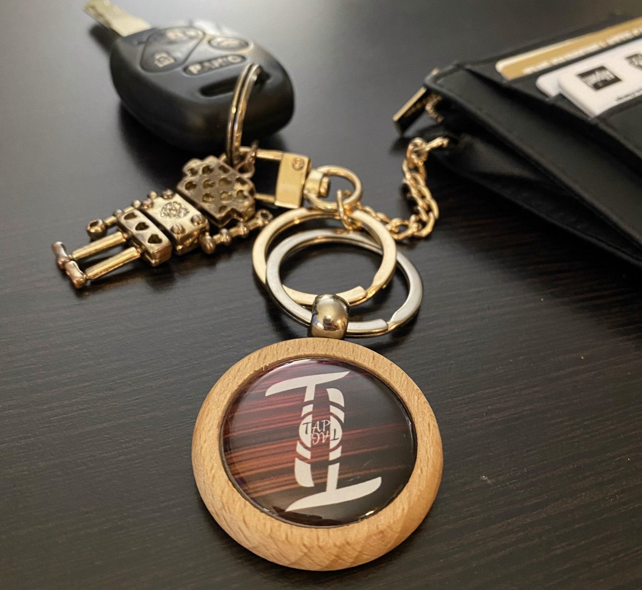 Customizable Wood NFC Keychain - Tap Tag