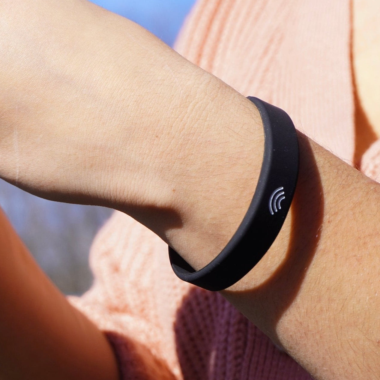 Silicone Minimalist NFC Wristband - tap bracelet. Wear on your wrist and share your contact with a tap. Waterproof and comfortable tap arm band. 
